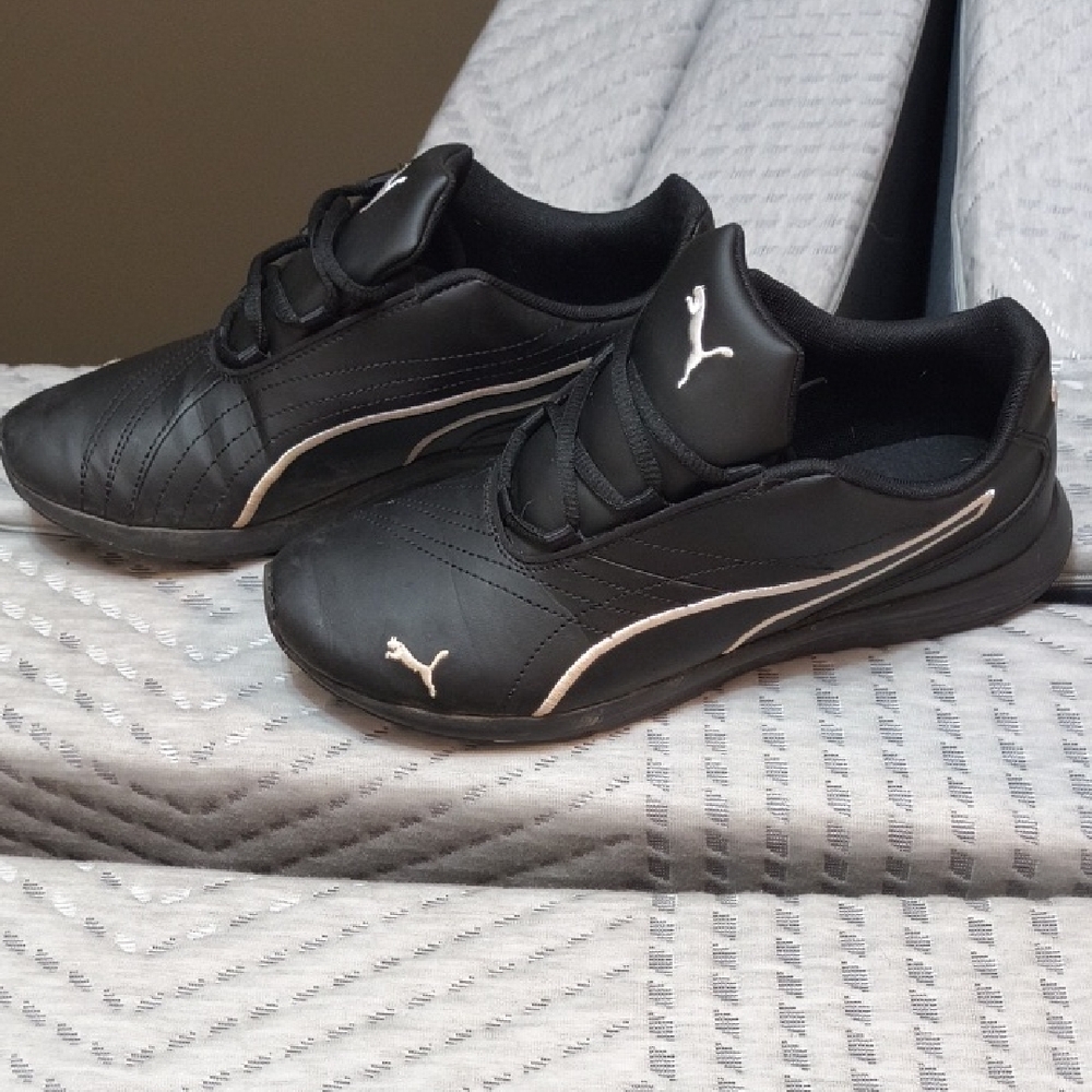 Puma Women's Black and White Athletic Shoes